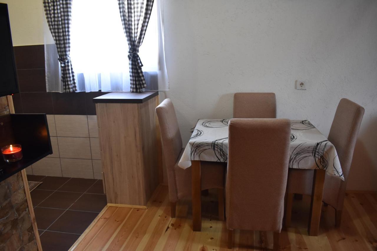 Apartments Avramovic - Bungalow Жабляк Екстер'єр фото